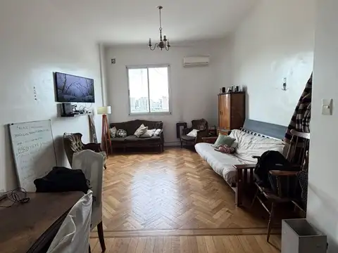 Excelente departamento tres ambientes en venta en Barracas