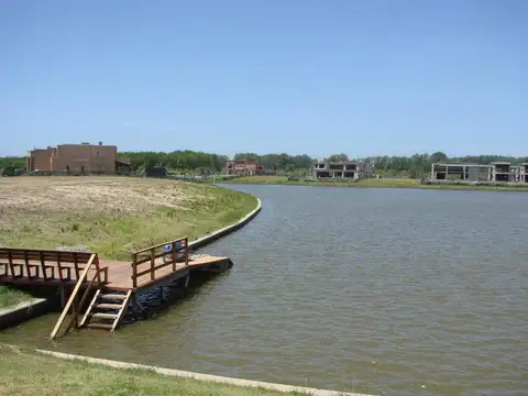 Terreno en Venta en Albanueva, USD 330.000