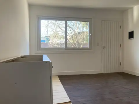 Alquiler comercial Locales/Oficinas sobre  Tratado del Pilar,  Pilar, GBA Norte - 10 Ambientes