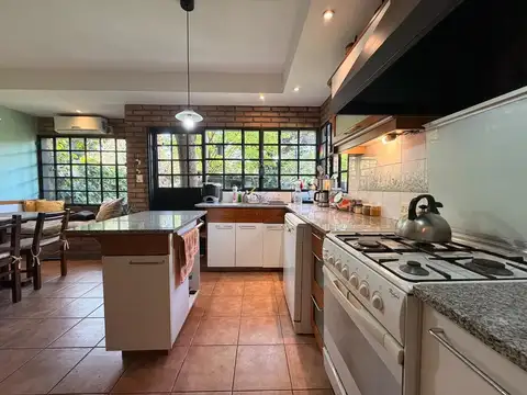 VENTA! CASA 5 AMBIENTES EN HAEDO SUR