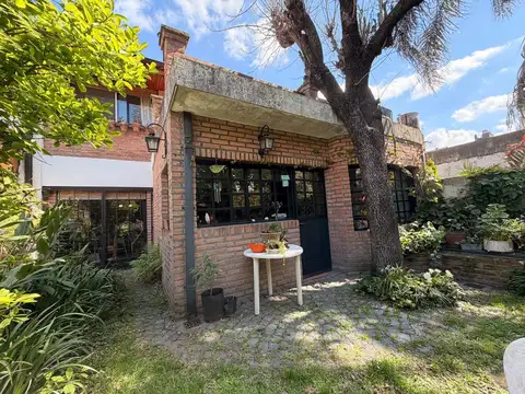Casa 5 ambientes con 3 baños