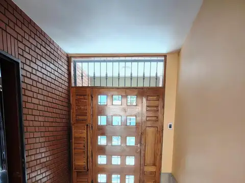 Depto Tipo Casa 6 ambientes con 2 baños