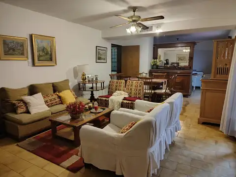 Depto Tipo Casa 6 ambientes con 2 baños