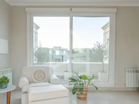 EXCLUSIVA CASA EN PRADERAS DE SAN LORENZO