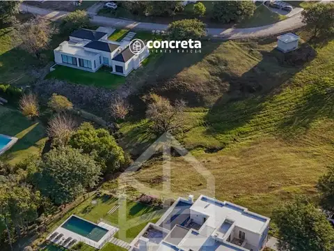 EXCLUSIVA CASA EN PRADERAS DE SAN LORENZO
