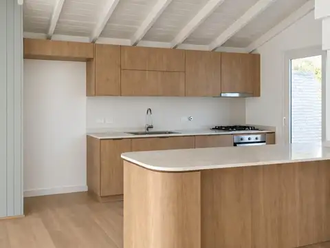 Casa con jardin reciclada a nuevo en Béccar