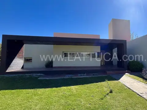 Casa en Venta en Funes, USD 395.000