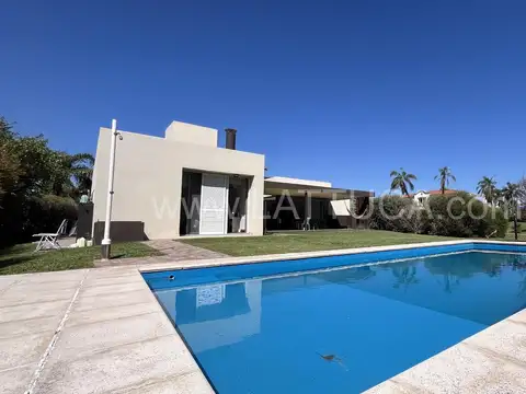 RETASADA FUNES HILLS CADAQUES  CASA 2 DORMITORIOS CON PISCINA