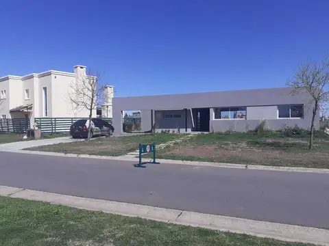 Casa  en Venta en San Sebastian, Escobar, G.B.A. Zona Norte