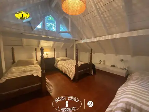 Casa en Alquiler con 4 cocheras