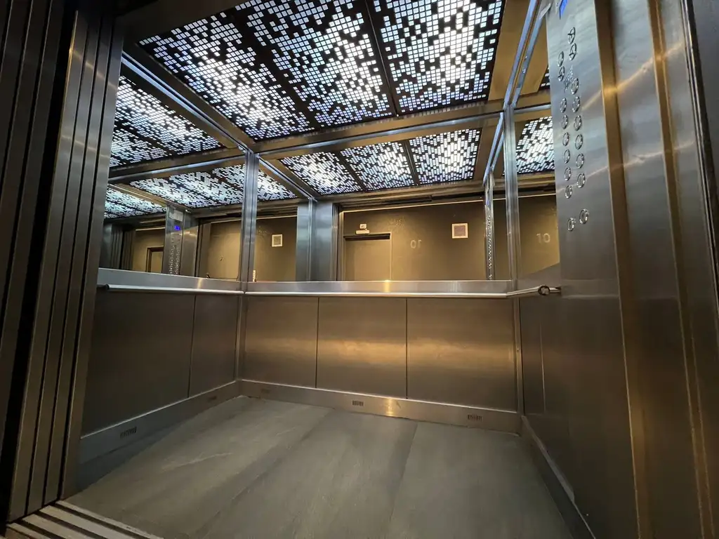 GAVILAN 777 de 38 Unidades en Flores