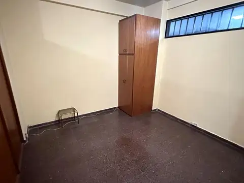 Oficina en calle sarmiento 581 (E-07)