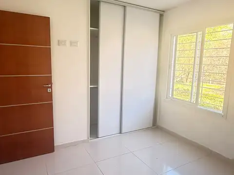 Depto Tipo Casa en Venta con 1 cocheras
