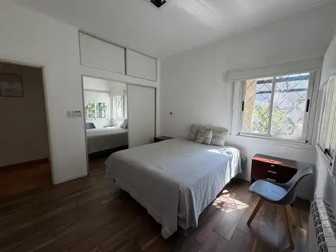 Casa estilo chalet, cuatro ambientes. Ituzaingó norte