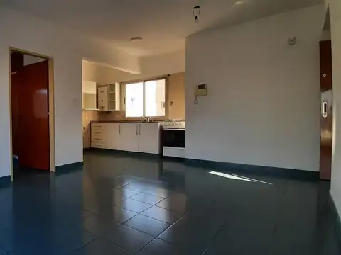 Departamento 2 ambientes con balcón terraza en alquiler sin expensas en Flores Norte