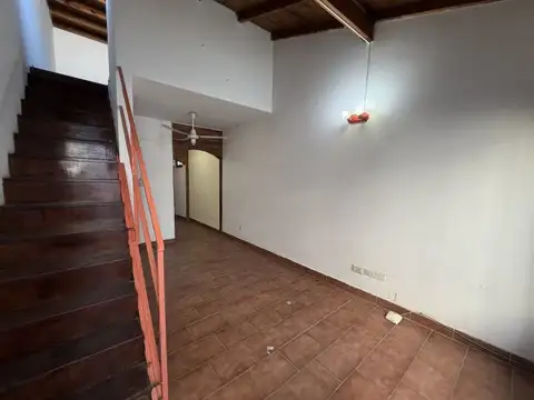 Depto Tipo Casa en Alquiler de 2 ambientes