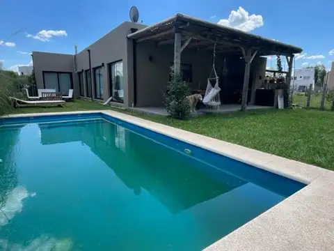 CASA EN LA CAÑADA DE PILAR LOS ARCES - CUAN PROPIEDADES - Foto 0