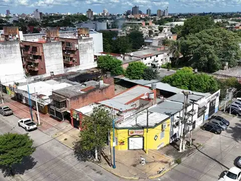 VENTA ESQUINA AV. BELGRANO Y AZCUENAGA 560M2