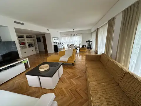 Departamento en Venta con 2 cocheras