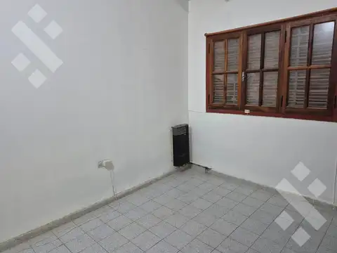 Casa en Alquiler con 1 cochera