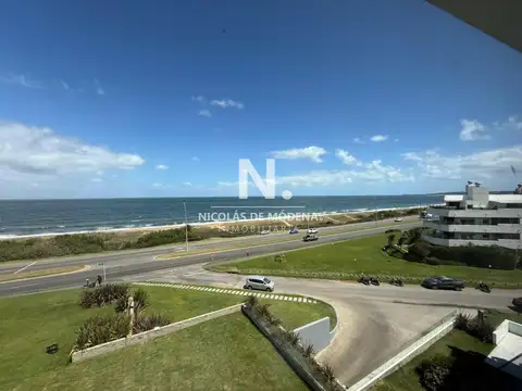 Vende apartamento de 3 dormitorios en Lumiere, Playa Mansa, Punta del Este