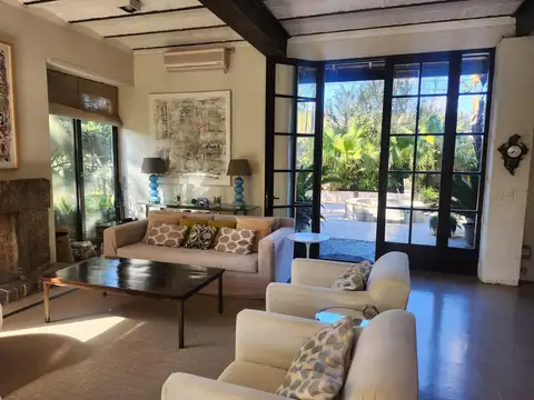 Casa en Venta, 5 ambientes en el Golf Club Argentino - Ruta 8 km 41,5