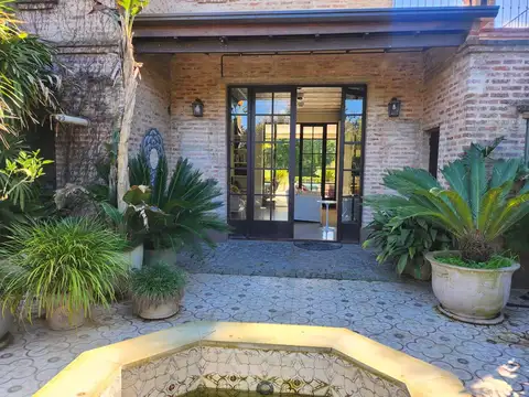 Casa 5 ambientes con 3 baños