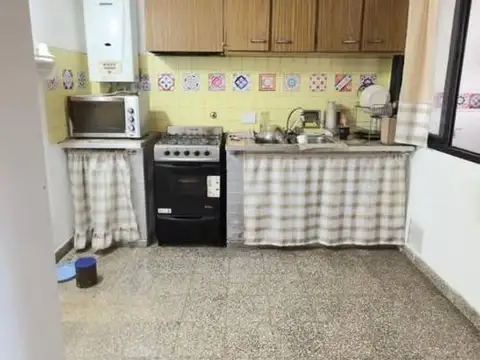 VENDO. Casa en calle A. del Valle. Concordia, ER.