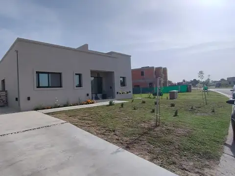 Barrio Santa Elisa, Pilar el Este