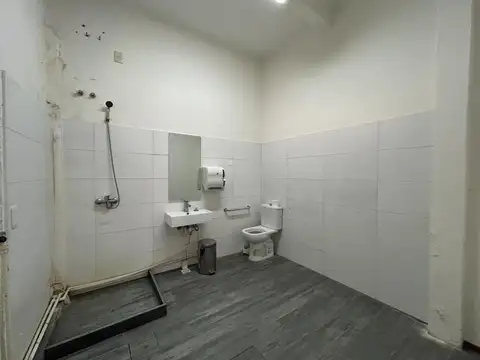 Casa 11 ambientes con 3 baños