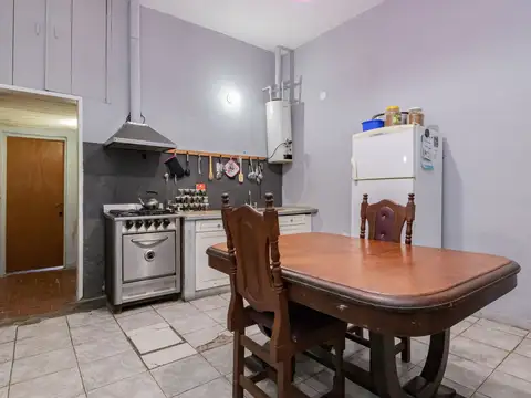 VENTA CASA 5 AMB + LOCAL + COCHERA + PATIO
