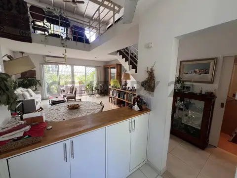 Casa 5 ambientes con 3 baños