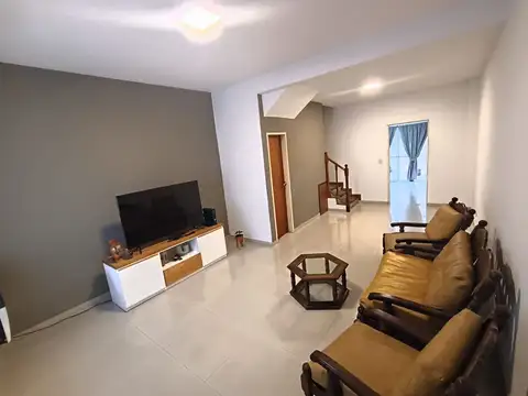 DUPLEX EN VENTA 4 AMBIENTES LOMAS DE ZAMORA