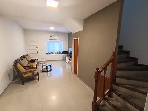 DUPLEX EN VENTA 4 AMBIENTES LOMAS DE ZAMORA