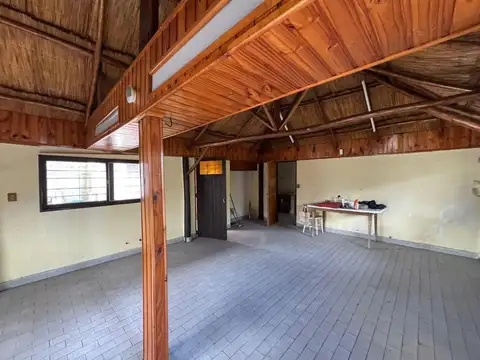 CASA EN QUINTA EN VENTA 160 E/ 45 y 46 - A METROS DE AV. 44