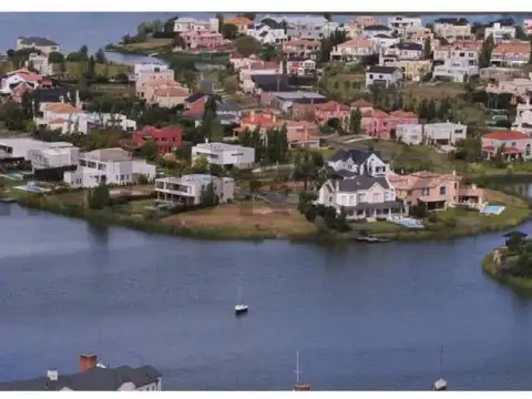 NORDELTA. TOWN HOUSES. DEPTOS 3 AMB  A ESTRENAR