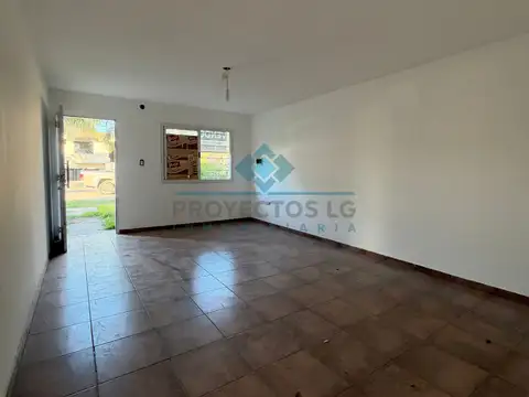 Casa 2 ambientes con 1 baño