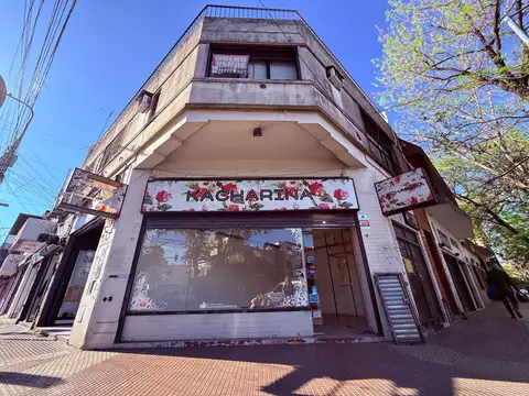 Local en Esquina Doble Vidriera - Lope de Vega y Cantilo - Devoto