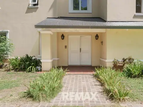 Casa en Venta en Jockey Club, USD 550.000