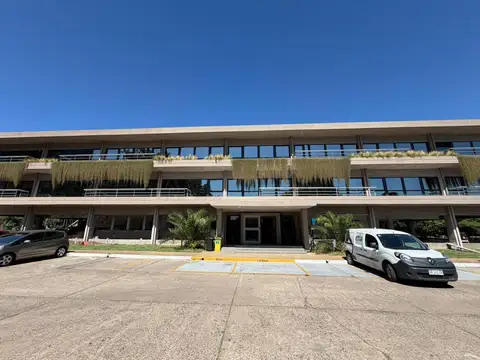 OFICINAS  A ESTRENAR EN UBICACIÓN ESTRATÉGICA – OLIVOS- 300 m2.