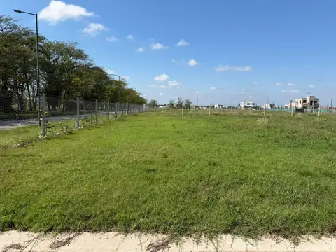 Terreno en Barrio con Porton, Defensa y Moreno, Bella Vista Zona Golf / Village