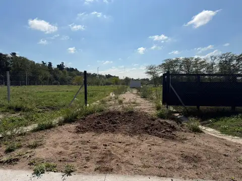 Terreno en Barrio con Porton, Defensa y Moreno, Bella Vista Zona Golf / Village