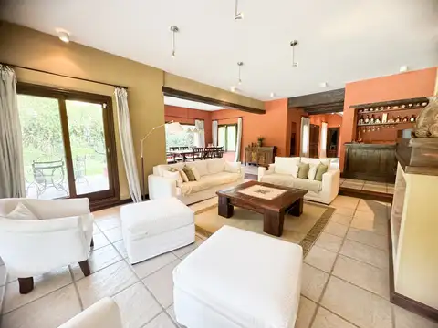 Casa en Venta al Este