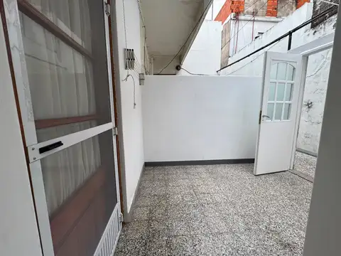 Depto Tipo Casa 2 ambientes con 1 baño