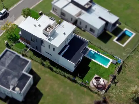 Casa en Venta en Pilar del Este - Santa Lucia, USD 320.000