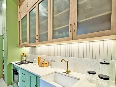Casa 4 ambientes con 2 baños