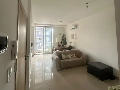 Hermoso 2 ambientes c/cochera. Al frente