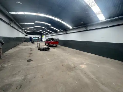 Galpon en Venta 40  mts Fondo