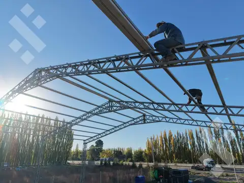 Base Industrial en VENTA sobre Ruta 22 | 1.000 m² Cubiertos + 1 Ha de Terreno | Fernandez Oro