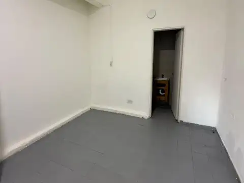 Oficina 2 ambientes con 1 baño